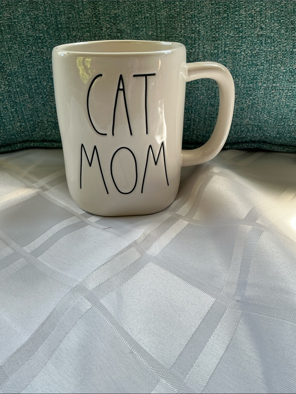 🛍️ ☕️ Rae Dunn Mug - CAT MOM 🐈